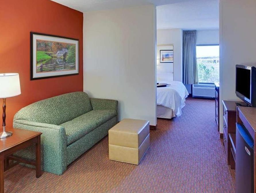 Hampton Inn Waynesboro/Stuarts Draft Fishersville Exterior photo