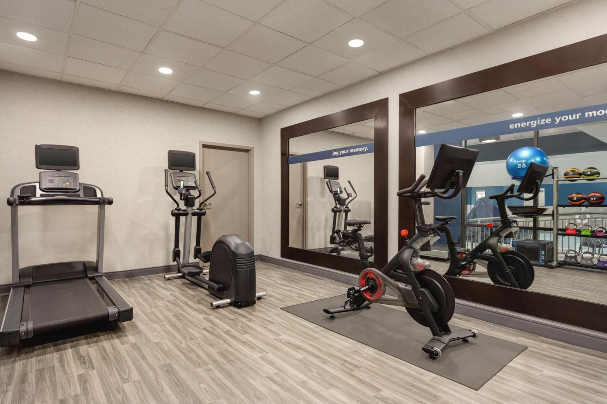 Hampton Inn Waynesboro/Stuarts Draft Fishersville Exterior photo