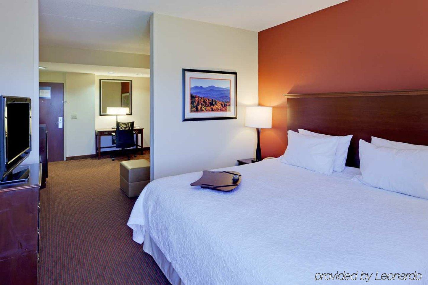 Hampton Inn Waynesboro/Stuarts Draft Fishersville Exterior photo