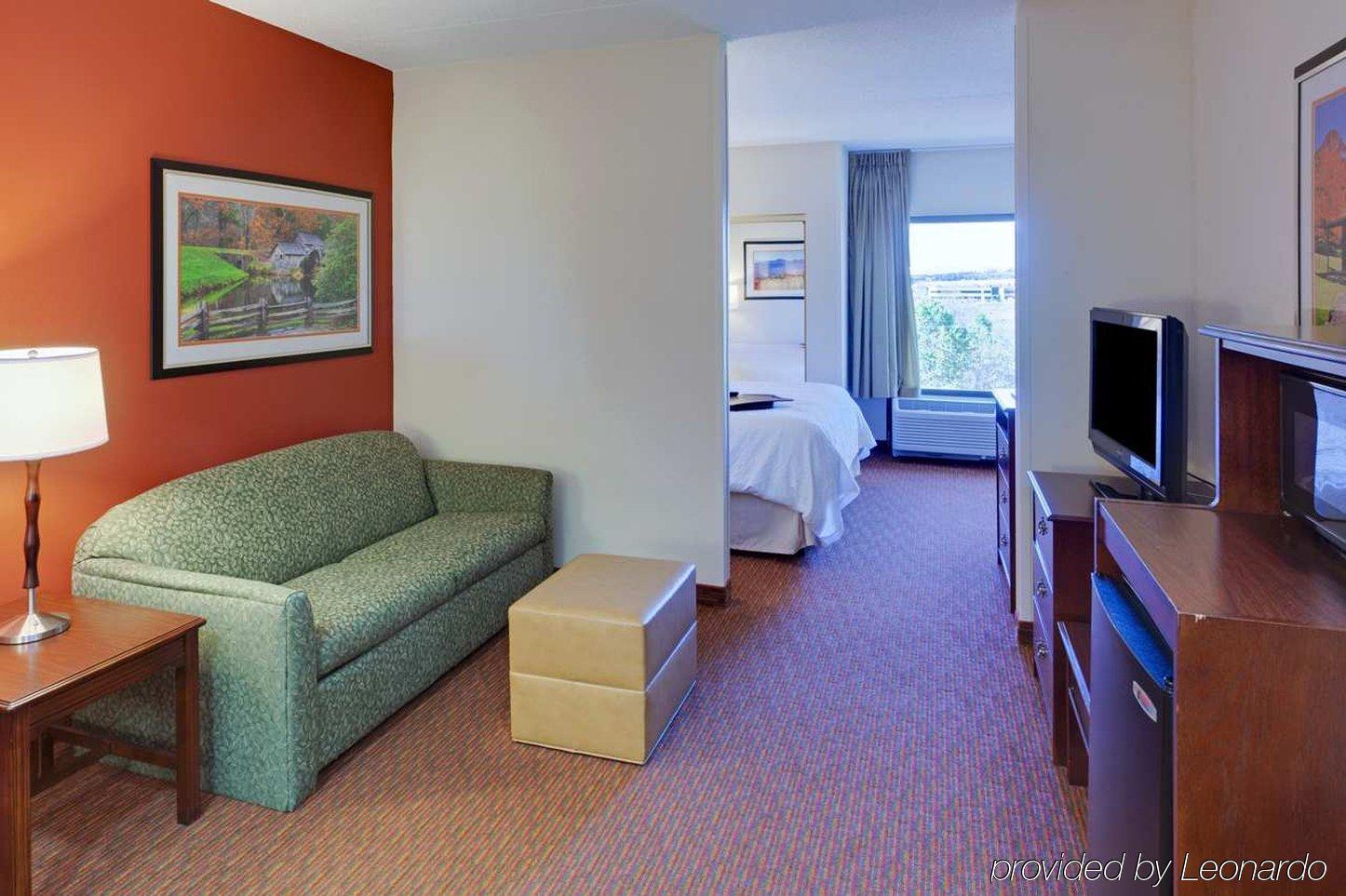 Hampton Inn Waynesboro/Stuarts Draft Fishersville Exterior photo