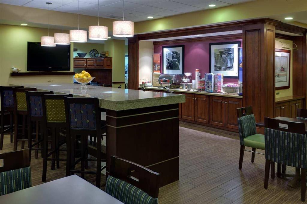 Hampton Inn Waynesboro/Stuarts Draft Fishersville Restaurant photo