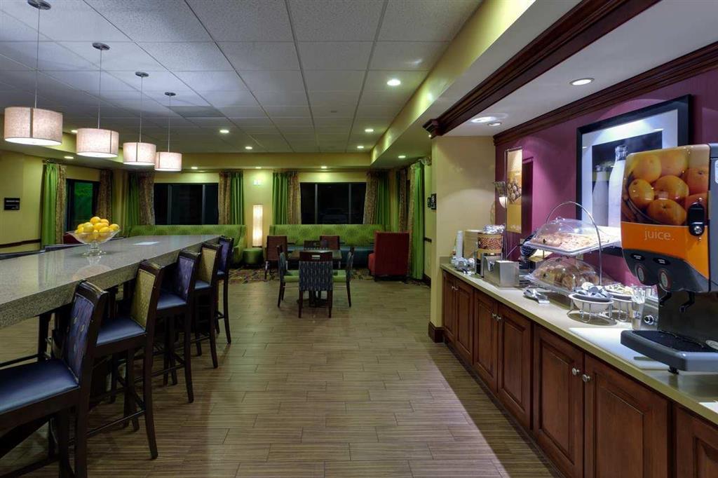 Hampton Inn Waynesboro/Stuarts Draft Fishersville Restaurant photo